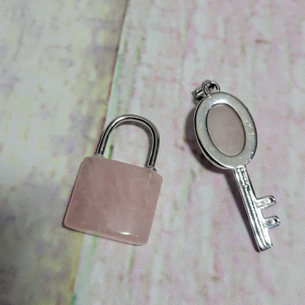 Rose Quartz Lock & Key Pendant - Picture 7 of 14